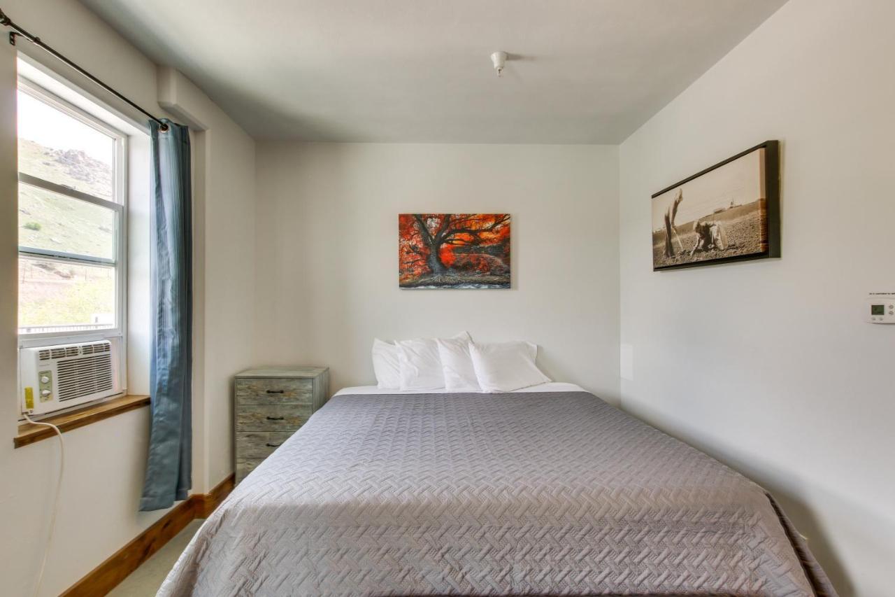 Central Lava Hot Springs Studio With Deck And Views! Bagian luar foto