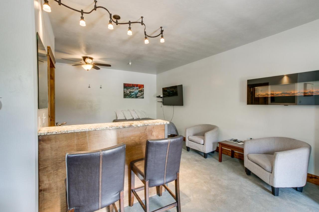 Central Lava Hot Springs Studio With Deck And Views! Bagian luar foto