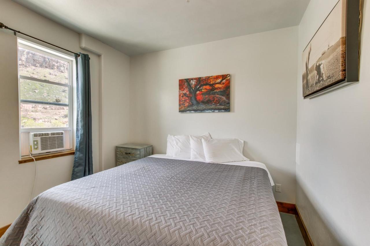 Central Lava Hot Springs Studio With Deck And Views! Bagian luar foto