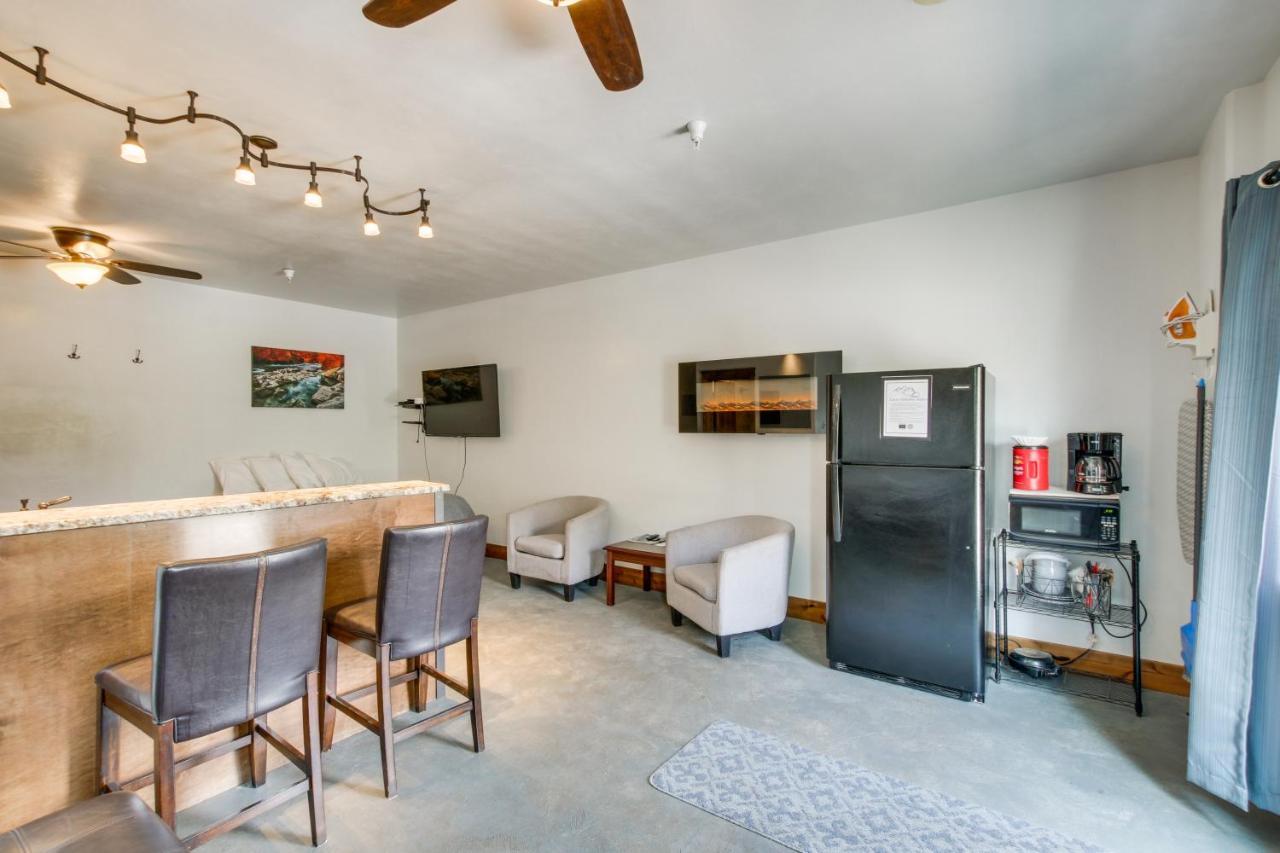 Central Lava Hot Springs Studio With Deck And Views! Bagian luar foto